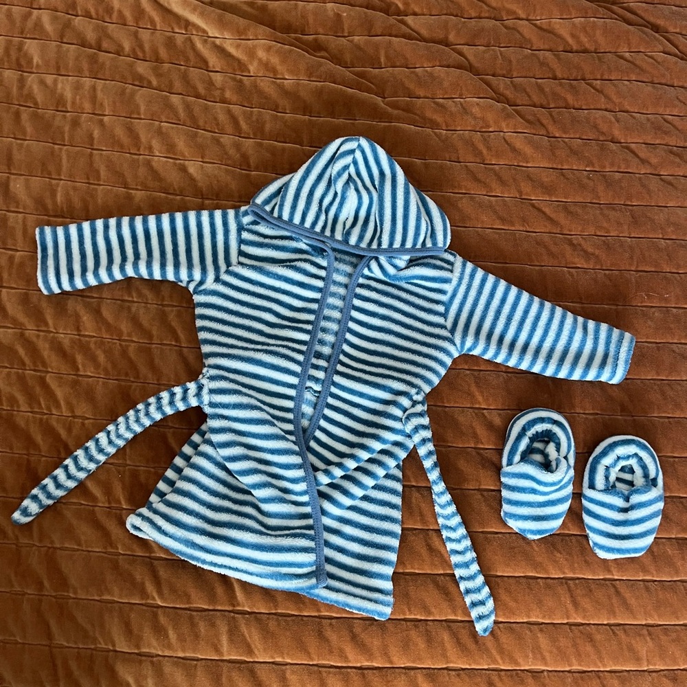 Plush Tahari Blue and White Striped Toddler Hooded Bathrobe and slippers